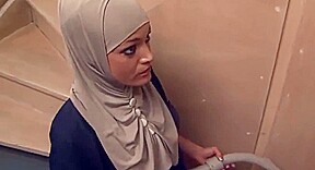 beurette en hijab baisée par son patron